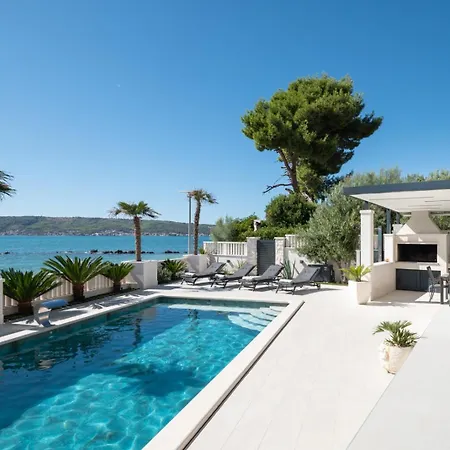 Ines, First Row,heated Pool&spa, Near Trogir/split