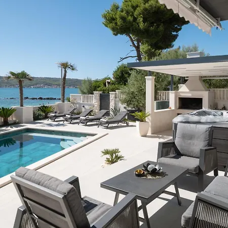 Ines, First Row,heated Pool&spa, Near Trogir/split * Kaštela