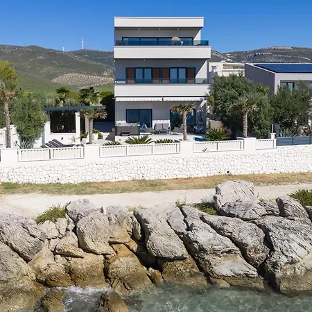Ines, First Row,heated Pool&spa, Near Trogir/split Vila Kaštela