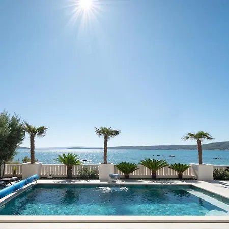 Ines, First Row,heated Pool&spa, Near Trogir/split Kaštela