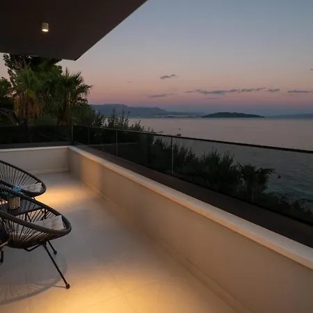 Vila Ines, First Row,heated Pool&spa, Near Trogir/split Kaštela