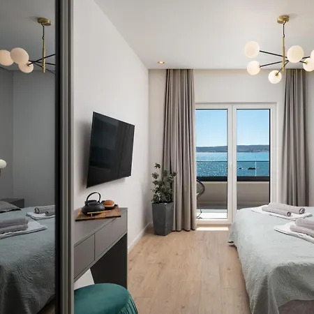 Ines, First Row,heated Pool&spa, Near Trogir/split Vila *