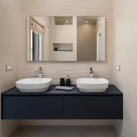 Ines, First Row,heated Pool&spa, Near Trogir/split Vila *