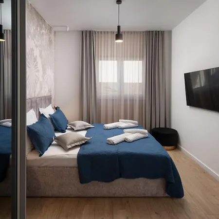 Vila Ines, First Row,heated Pool&spa, Near Trogir/split Kaštela