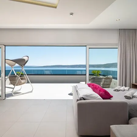 Ines, First Row,heated Pool&spa, Near Trogir/split