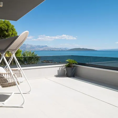 Ines, First Row,heated Pool&spa, Near Trogir/split Kaštela