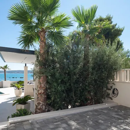 Vila Ines, First Row,heated Pool&spa, Near Trogir/split *