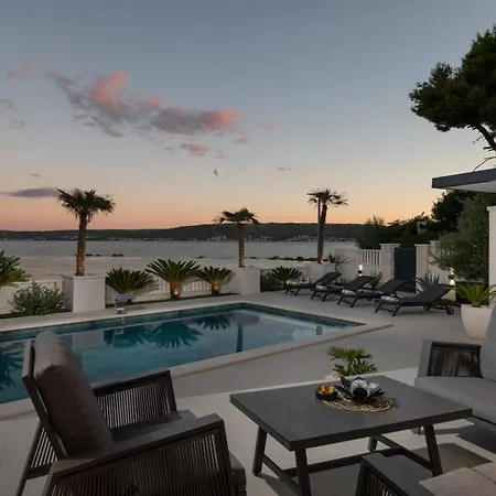 Ines, First Row,heated Pool&spa, Near Trogir/split * Kaštela