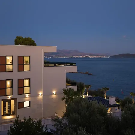 Vila Ines, First Row,heated Pool&spa, Near Trogir/split Kaštela