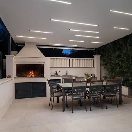 Ines, First Row,heated Pool&spa, Near Trogir/split * Kaštela